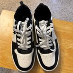 Disney NWOT  women’s sneakers size 8 Photo 1