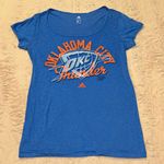Adidas  Oklahoma City Thunder short sleeve tee in size L • OKC Basketball fan top Photo 0
