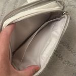 Lululemon  camera bag in white opal great condition Photo 3