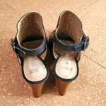 Johnston & Murphy  women's peep toe wedge heels size 8.5 Photo 3