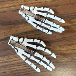 Silver Rhinestone Skeleton Hand Hairclips Photo 7