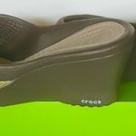 Crocs Sately Women Wedge 3" Heel Platform Espresso Green Slip-on Photo 5