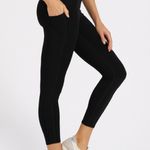 Vuori Black  Women's Leggings size small Photo 2