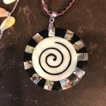 Cookie Lee ‎ genuine shell necklace + abalone swirl Photo 2
