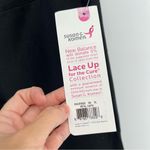 New Balance  Susan Komen colab petal Capri Photo 1