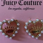 Juicy Couture NWT--HEART SHAPED EARRINGS Pearl and goldtone  Brand new Photo 1
