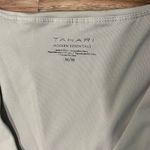 Tahari NWOT  Shirt Size Medium Photo 1