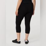 Torrid  Classic Black Capri Pocket Legging - size 1 Photo 6