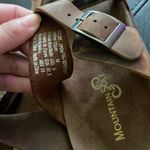 Mountain Sole   NWOT Easy Slip-On Two Adjustable Buckles Leather Ring Toe Sandal Brown 9 Ladies minimalist coastal tired relax  Photo 9