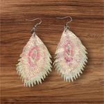 Funky Bohemian Costume Pink Gold Feather Shaped Earrings Photo 1
