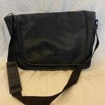 Danskin Crossbody Bag Photo 0