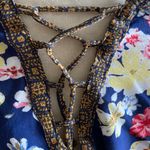 Torrid -beautiful navy blue floral tank top, lace up back, adjustable straps, excellent condition, size 2x Photo 8