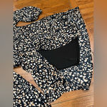 Gilli Black Dress with White and Tan Floral Pattern Size M Photo 9