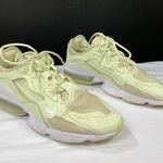 Nike Womens Lime Ice green Air Max Infinity 2 Size 11 SKU 7356 Photo 1