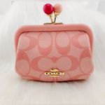 Coach  NORA KISSLOCK CARD CASE IN SIGNATURE CANVAS C1708 IM/CANDY PINK Photo 1