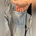 Cloth & Stone  Women Split-Back Chambray Buttondown Shirt Size Large Blue Hi-Low Photo 2