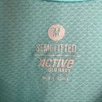 Old Navy Active semi-fitted athleisure short sleeved t-shirt size medium Photo 5