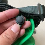 Lululemon Water Bottle Crossbody Bag with Front Pocket 2L - Green Punch Photo 7