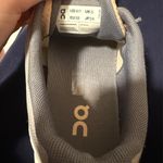 on cloud  5 Running Shoes Photo 3