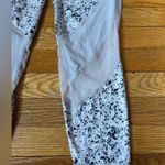 Athleta  White Patterned Leggings 3/4 Length Mesh Gray Modern Medium Photo 8