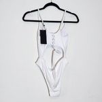 Meyeeka White One Photo 3