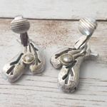 Vintage Clip On Earrings Photo 3