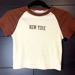 Two Tone Ribbed New York Baby Tee. EUC. Women’s size S. Photo 0