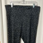 Victoria's Secret Incredible Essential Black Leopard Print Crop Leggings Size 16 Photo 2