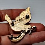LC Liz Claiborne Mosaic Mother Of Pearl Dove Of Peace Bird Pin Brooch Vtg Signed White Photo 3