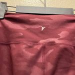 Old Navy  Active Elevate Legging Go-Dry Maroon Camouflage Activewear Sz M Photo 5