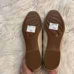 Clarks  Collection Shoes size 8 Ivory Leather so soft heel 1” so beautiful shoes Photo 4