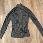 Oiselle New Fly  zip up size small - has thumb holes Photo 1