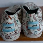 Toms Sloth Patterned Canvas Slip-Ons Size 6.5 EUC Photo 3