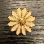 Vintage Sunflower Brooch Pin Cream Ivory Gold Flower Pin Costume Jewelry Photo 1