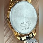 Seiko  Rare Vintage Ladies Watch Whit Dial Stretch Gold-Tone Bracelet Date Window Photo 8