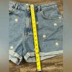 Harper Heritage  Daisy Embroidered Denim Shorts Size 29 Photo 6
