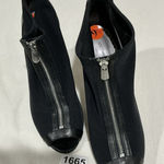 Womans Adrienne Villadina Av Photo 0