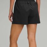 Lululemon Lightweight High-Rise Hiking Short 4" Photo 0