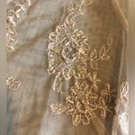 NY & comp. Shear mesh top with beaded work ivory low V Photo 4