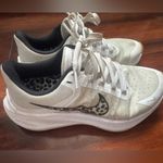 Nike  Zoom Winflo 8 Premium Women's Leopard Running Shoes Photo 4