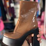 Gianni Bini Y2K styled brown platform boots Photo 8