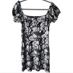 Urban Outfitters   Photo 1