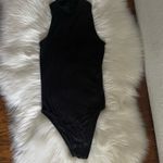 Hollister  High neck sleeveless bodysuit. Bottom snap button closure  Photo 2