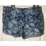 Time and Tru Mid Rise Size 16 Blue Floral Denim Cuffed‎ Shorts Photo 3
