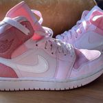Nike Air Jordan 1 Mid Photo 0