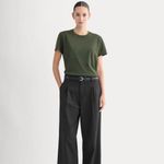 Everlane  The Box Cut Tee in Essential Cotton in Dark Green, Size Medium Photo 1