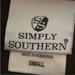 Simply Southern 🔵 SALE 3/$25  BLACK GOLD PINEAPPLE GRAPHIC LONG SLEEVE TEE SHIRT Photo 9