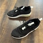 Nike Air Max Motion 2 Sneakers Black White Women’s Size 7 Running Shoes Photo 4