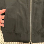 Theory  WOMENS DARYETIE B SATIN BLK CREPE LARGE FULL
ZIPPER Photo 1