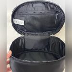 Lululemon Oval Top-Access kit Vol 3.5L in Black Photo 12